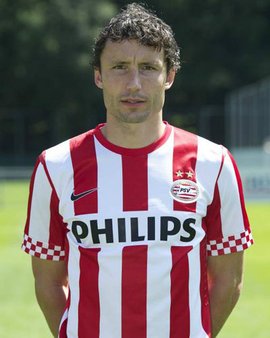 国王杯战报：里克尔梅帽子戏法，贝蒂斯4-1托伦CF